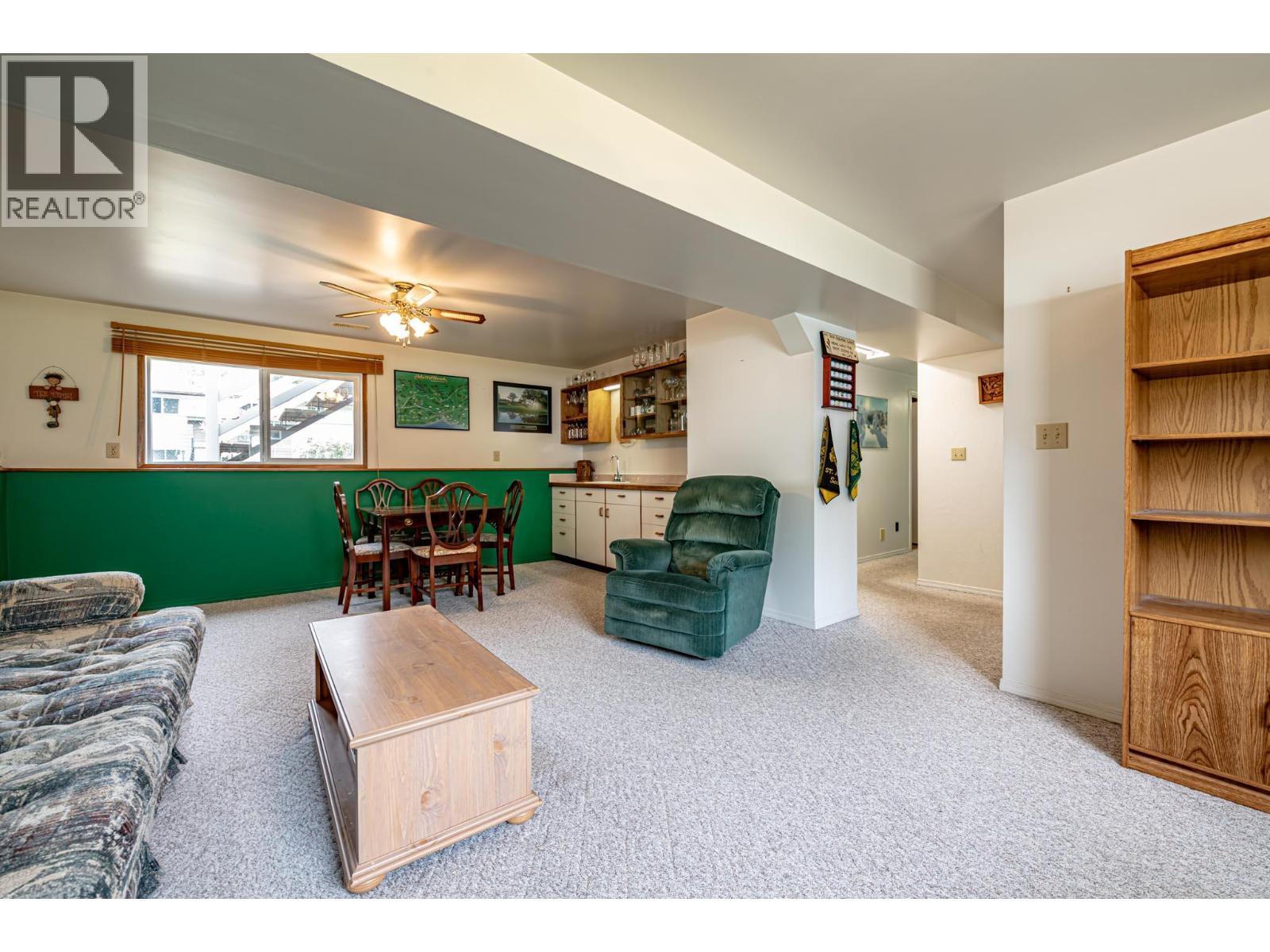 1002 Ninth Street, Salmo