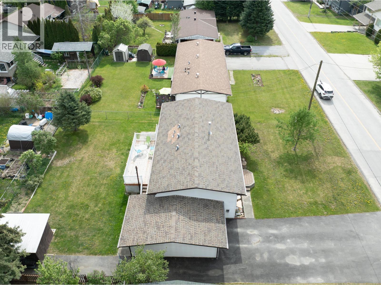 1002 Ninth Street, Salmo
