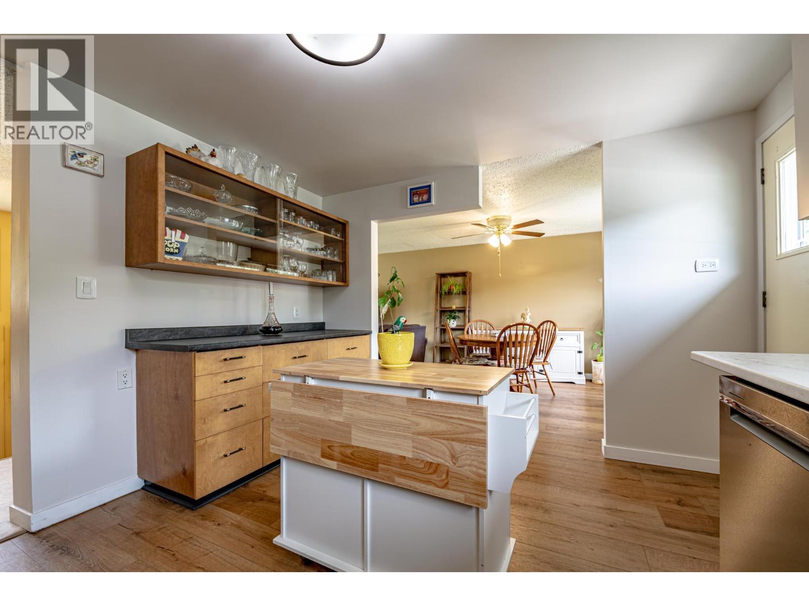 1002 Ninth Street, Salmo