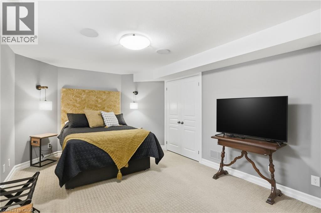 736 RYE Street - 38