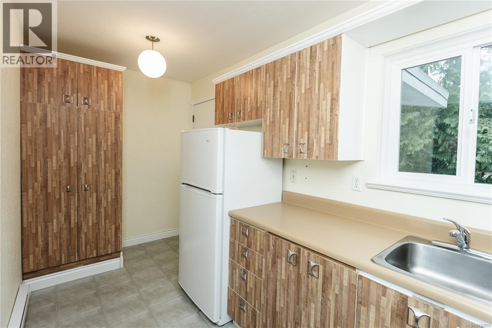 #6 322 Village Way - 15