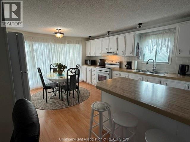 44 DUNKIRK DRIVE, Chatham, Ontario, N7L5A5 — Photo 4