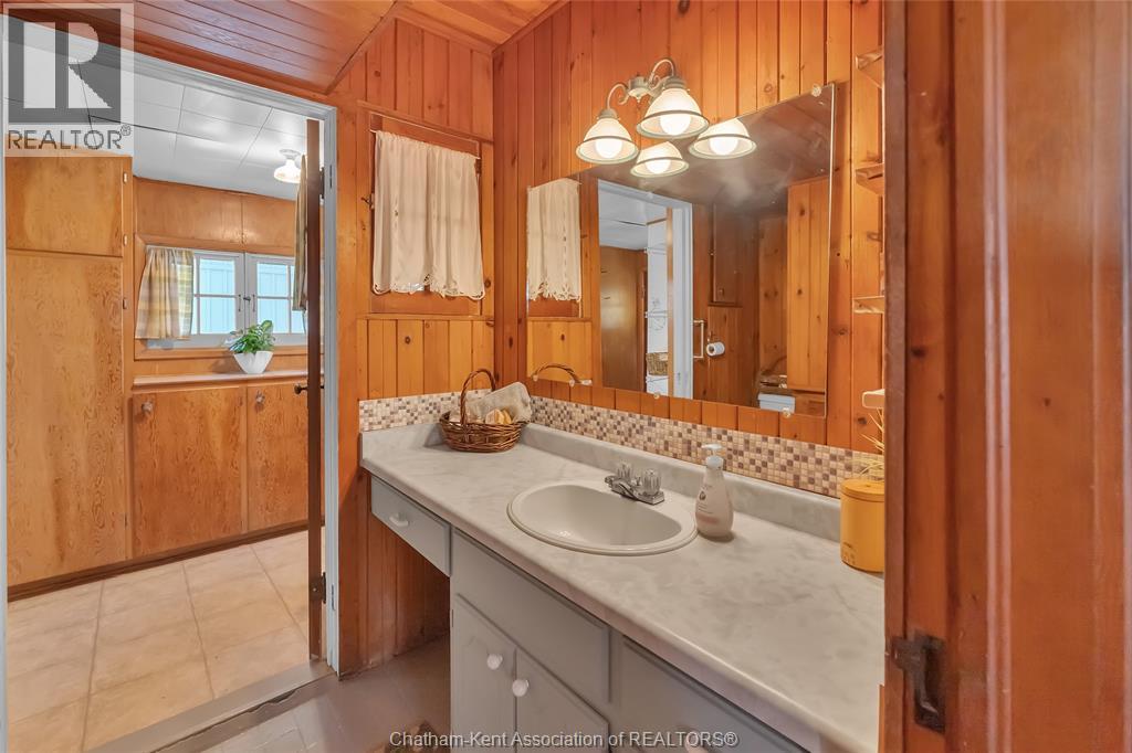 17498 Lakeshore ROAD - 17