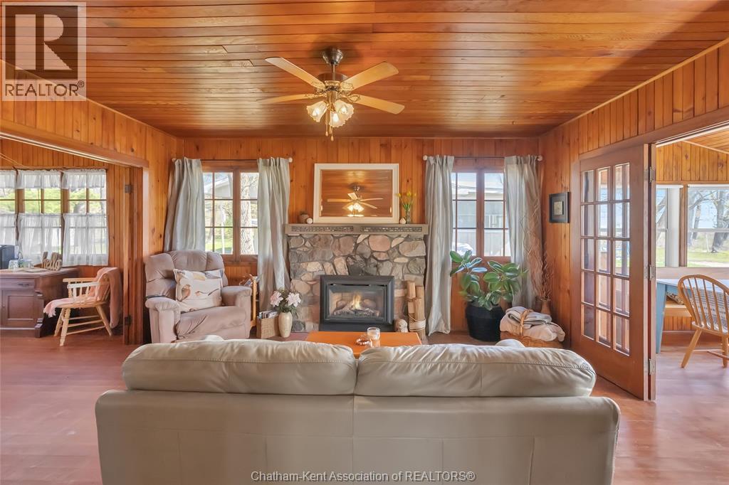 17498 Lakeshore ROAD - 4