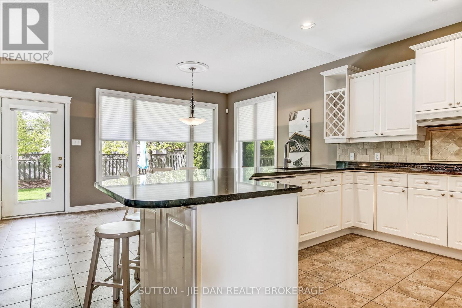 631 WHITEHAVEN CRESCENT - 10
