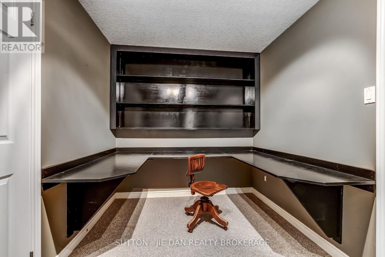 631 WHITEHAVEN CRESCENT - 26