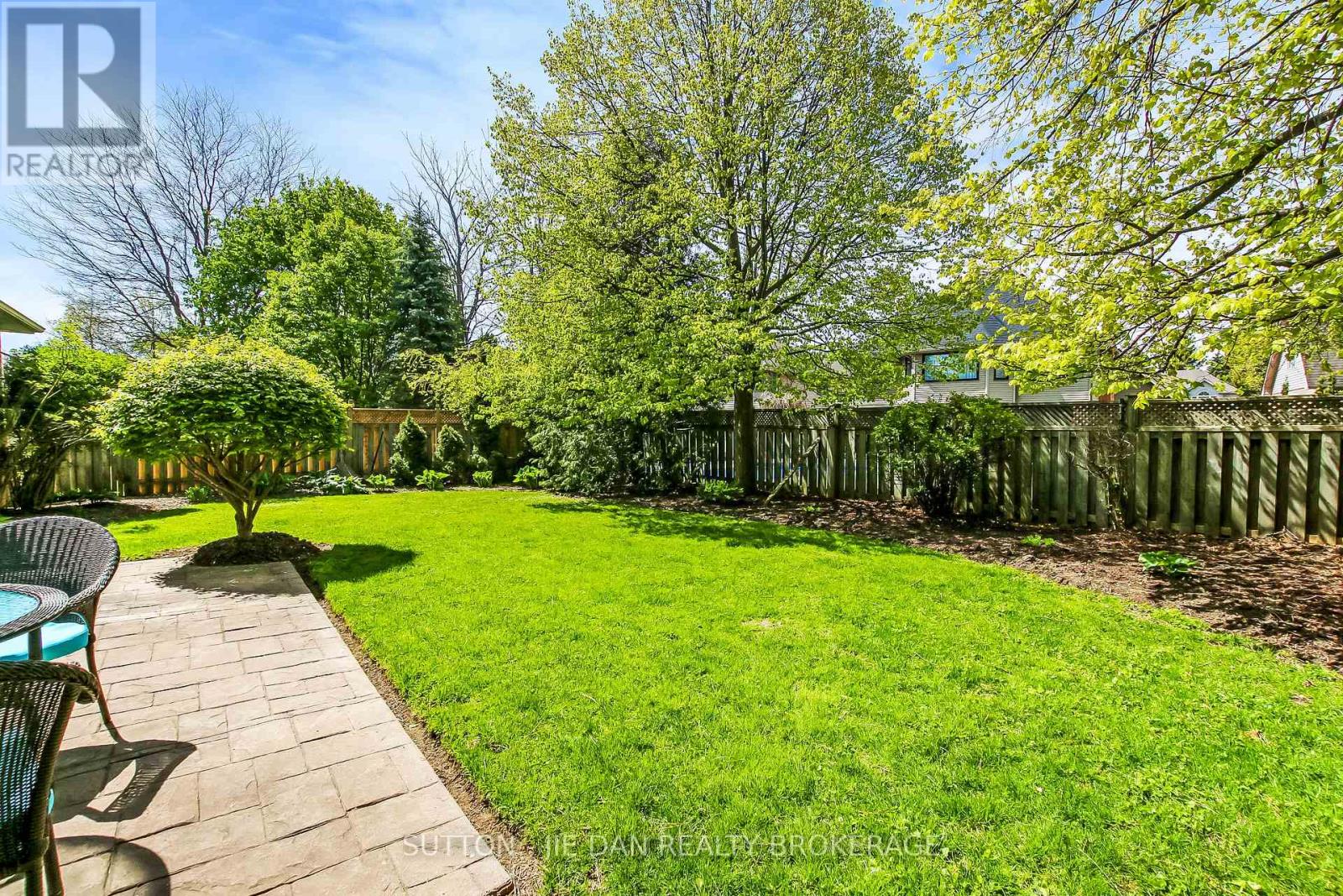 631 WHITEHAVEN CRESCENT - 28