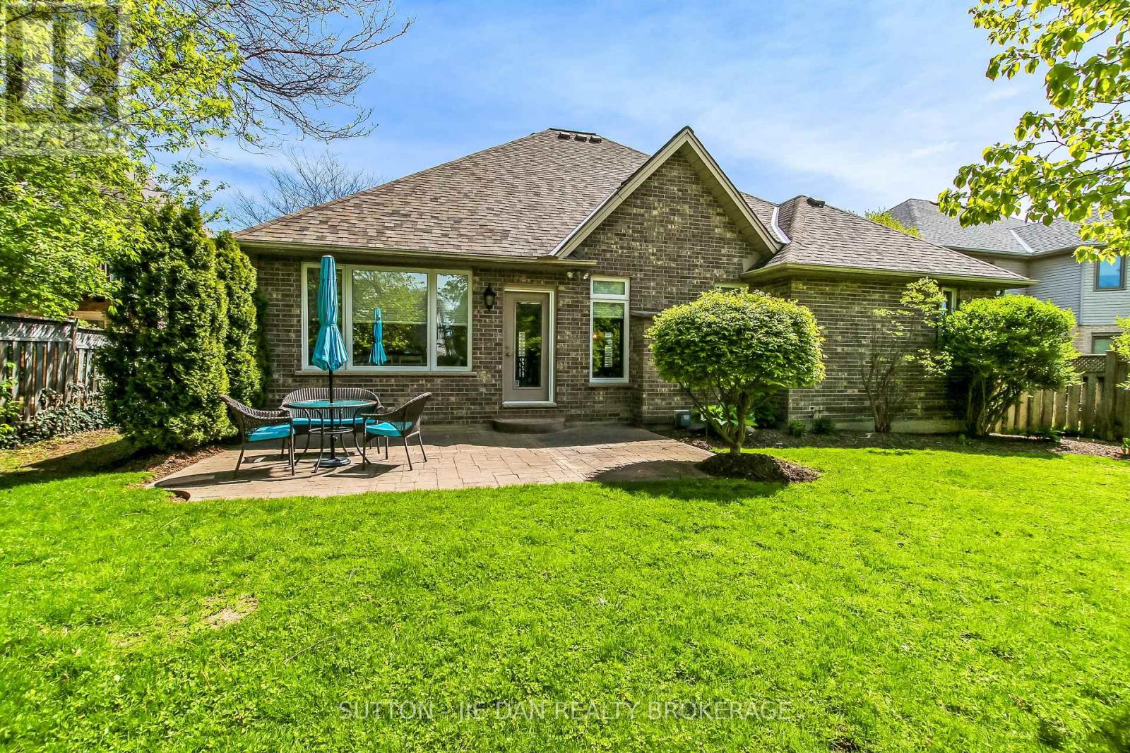 631 WHITEHAVEN CRESCENT - 30