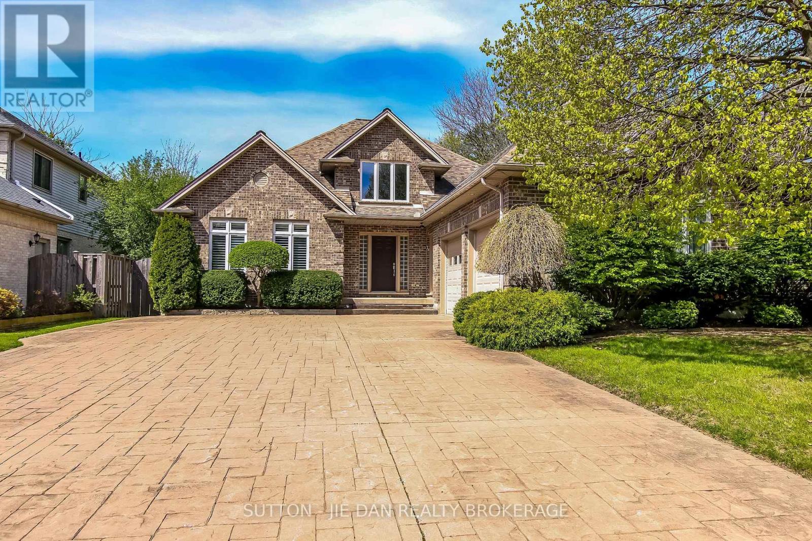 631 WHITEHAVEN CRESCENT - 31