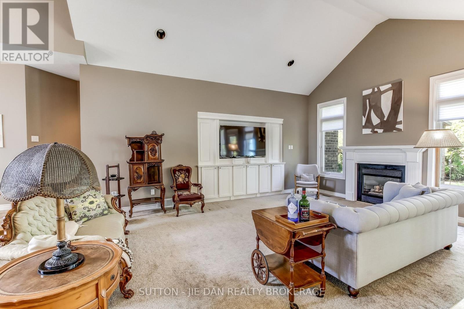 631 WHITEHAVEN CRESCENT - 4
