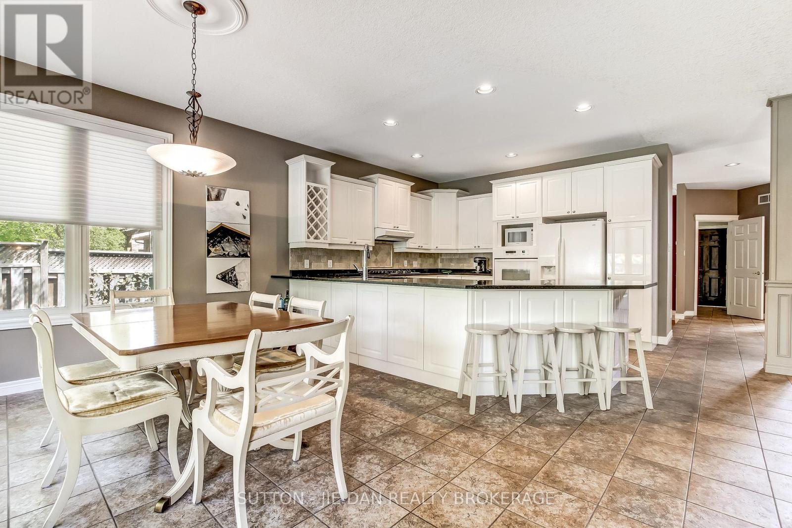 631 WHITEHAVEN CRESCENT - 6