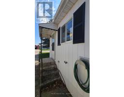 Kitchen - 25 Miller Street, Strathroy Caradoc, ON N7G1A5 Photo 7