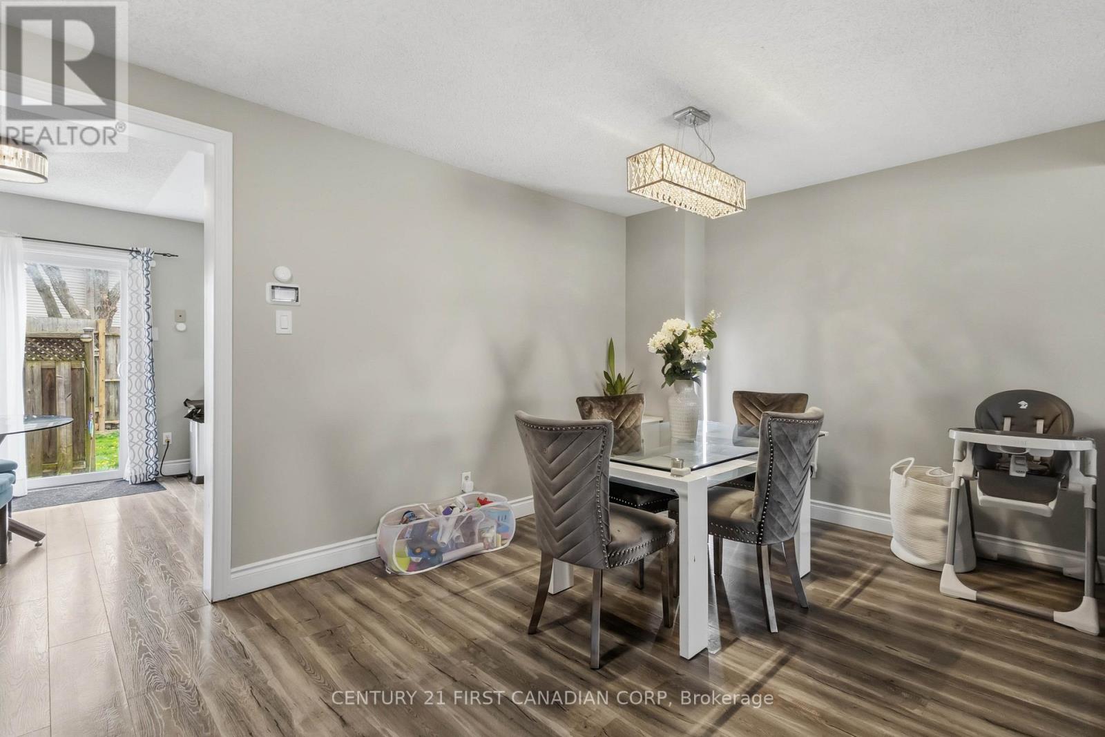 #6 720 DEVERON CRESCENT - Image 13