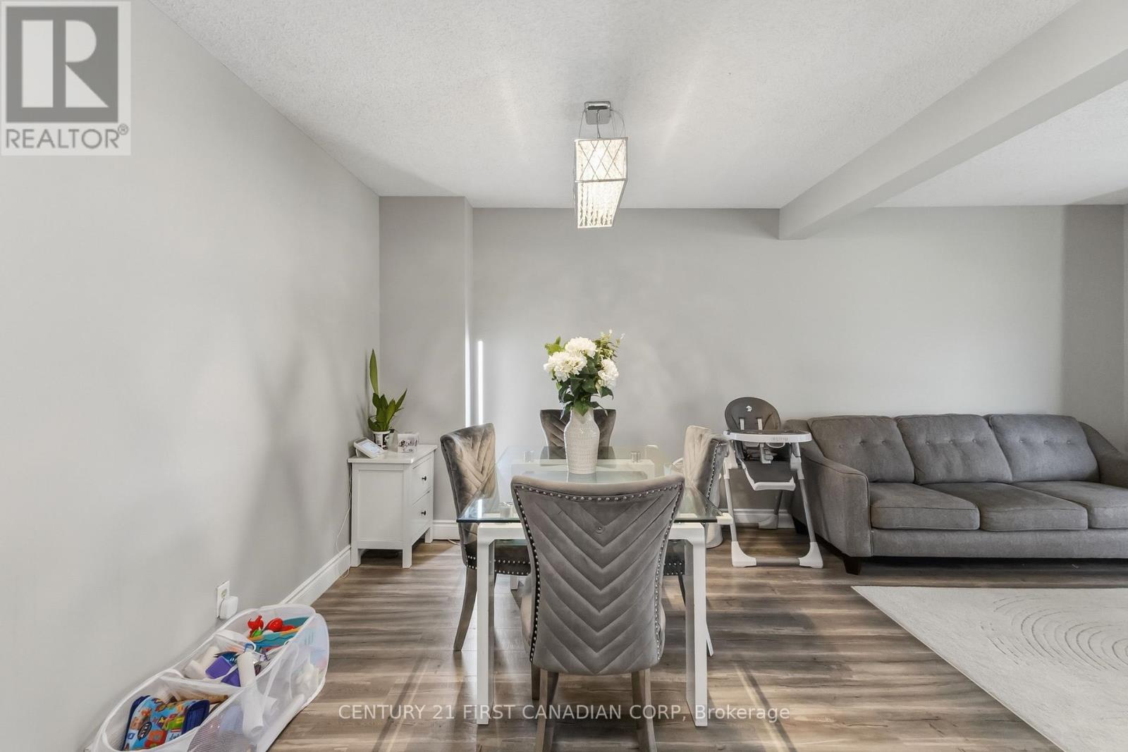 #6 720 DEVERON CRESCENT - Image 15