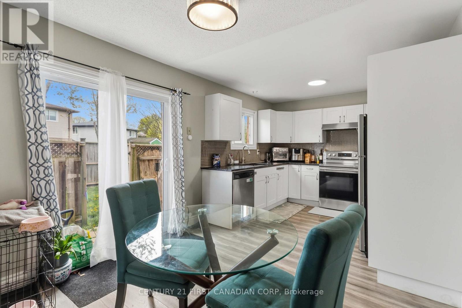 #6 720 DEVERON CRESCENT - Image 19