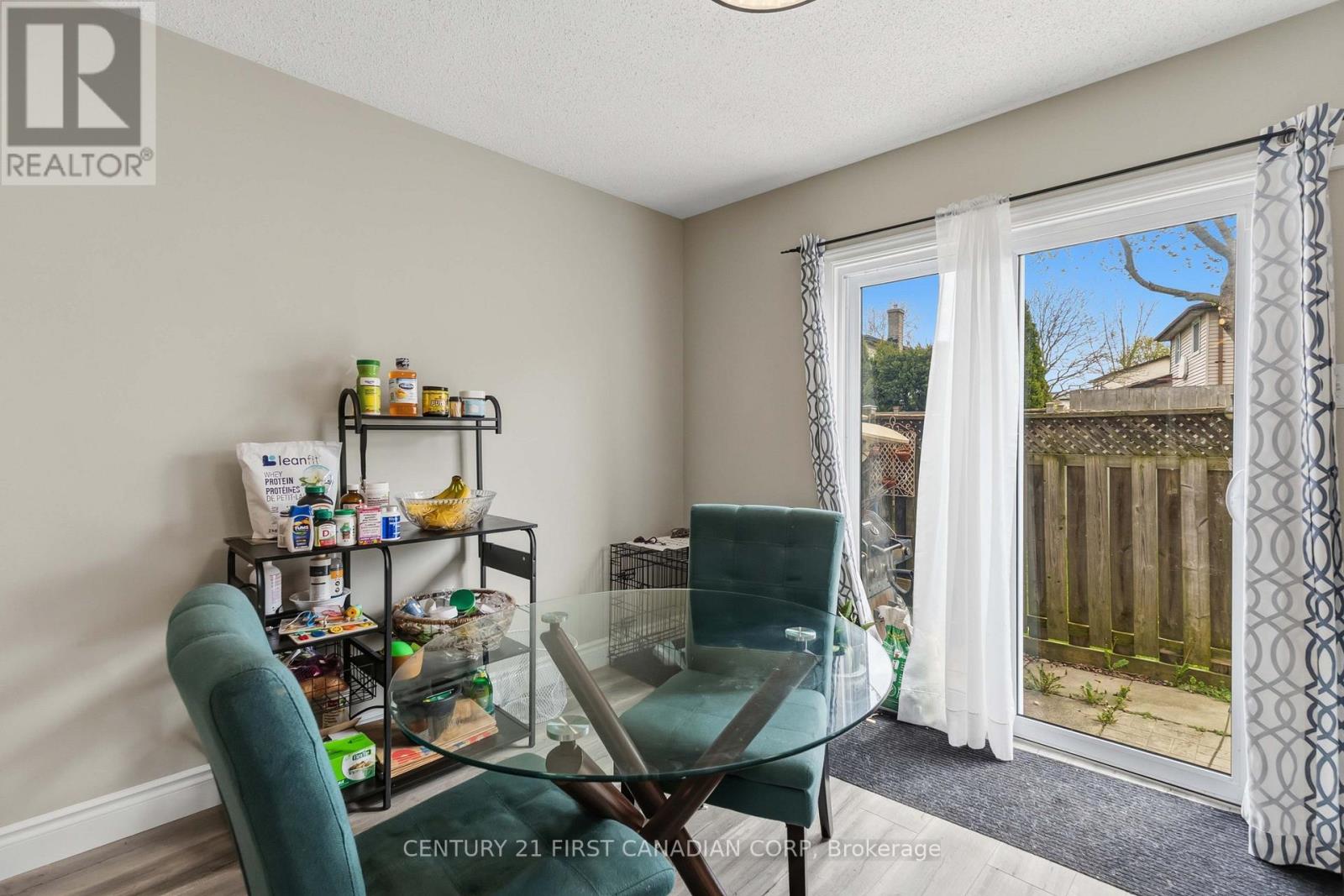 #6 720 DEVERON CRESCENT - Image 20