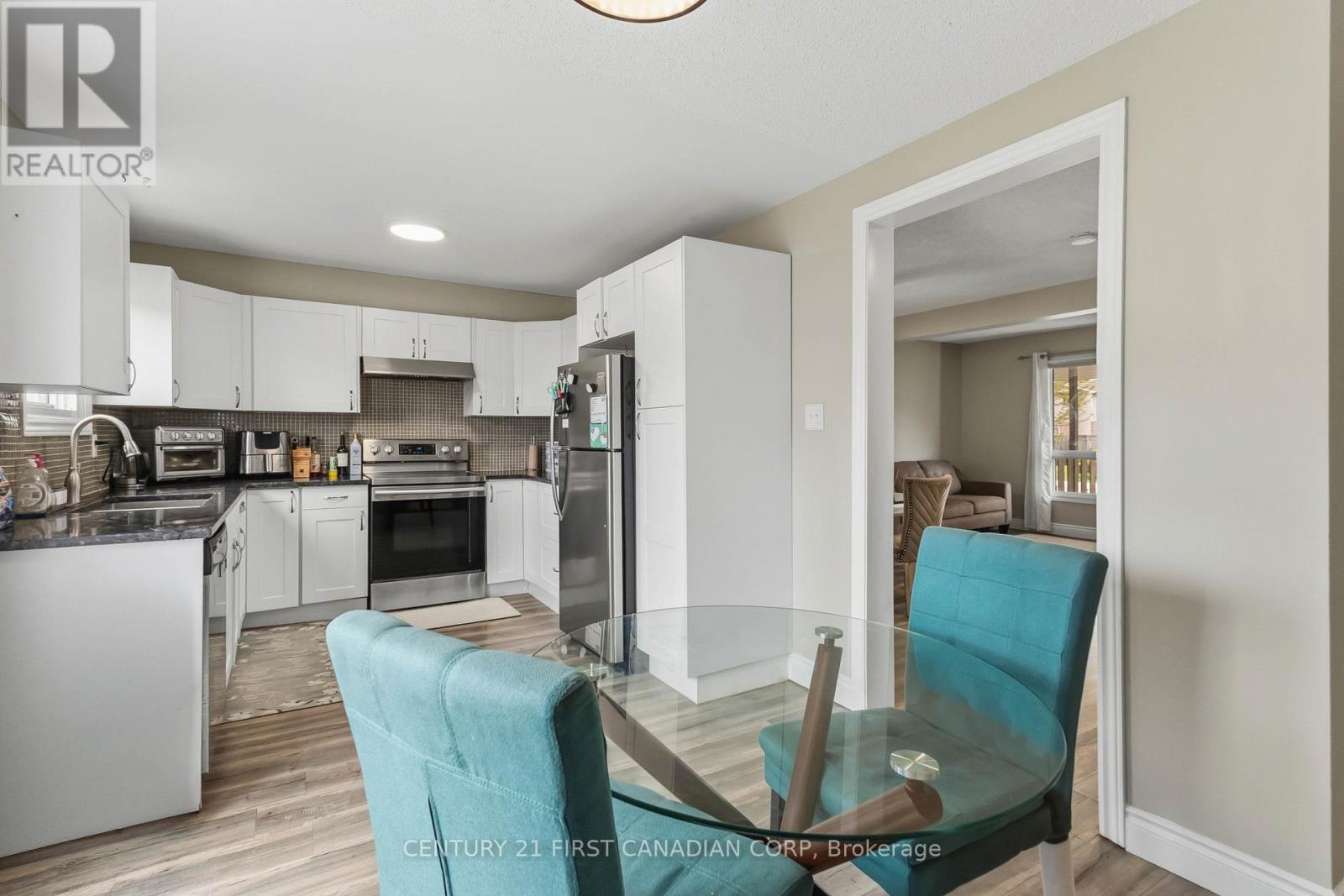 #6 720 DEVERON CRESCENT - Image 21