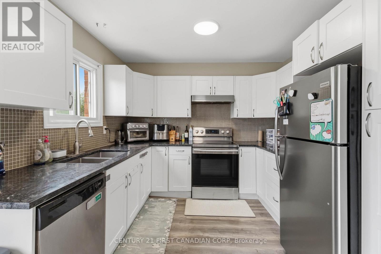 #6 720 DEVERON CRESCENT - Image 22