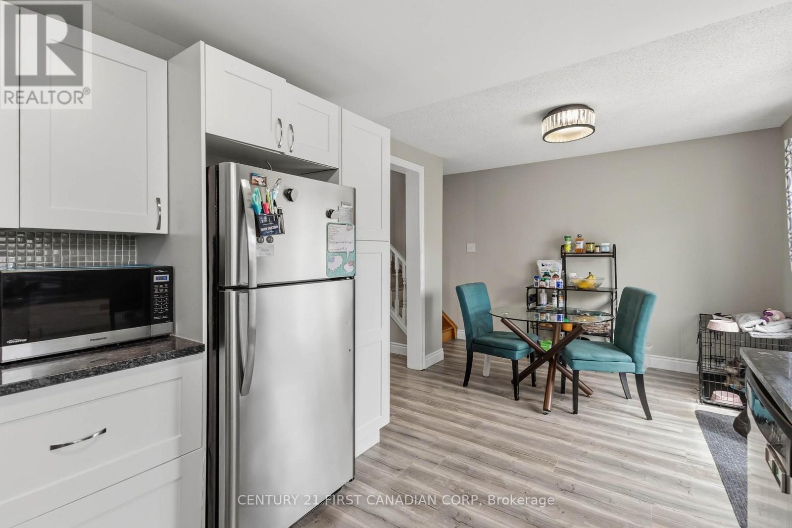 #6 720 DEVERON CRESCENT - Image 24