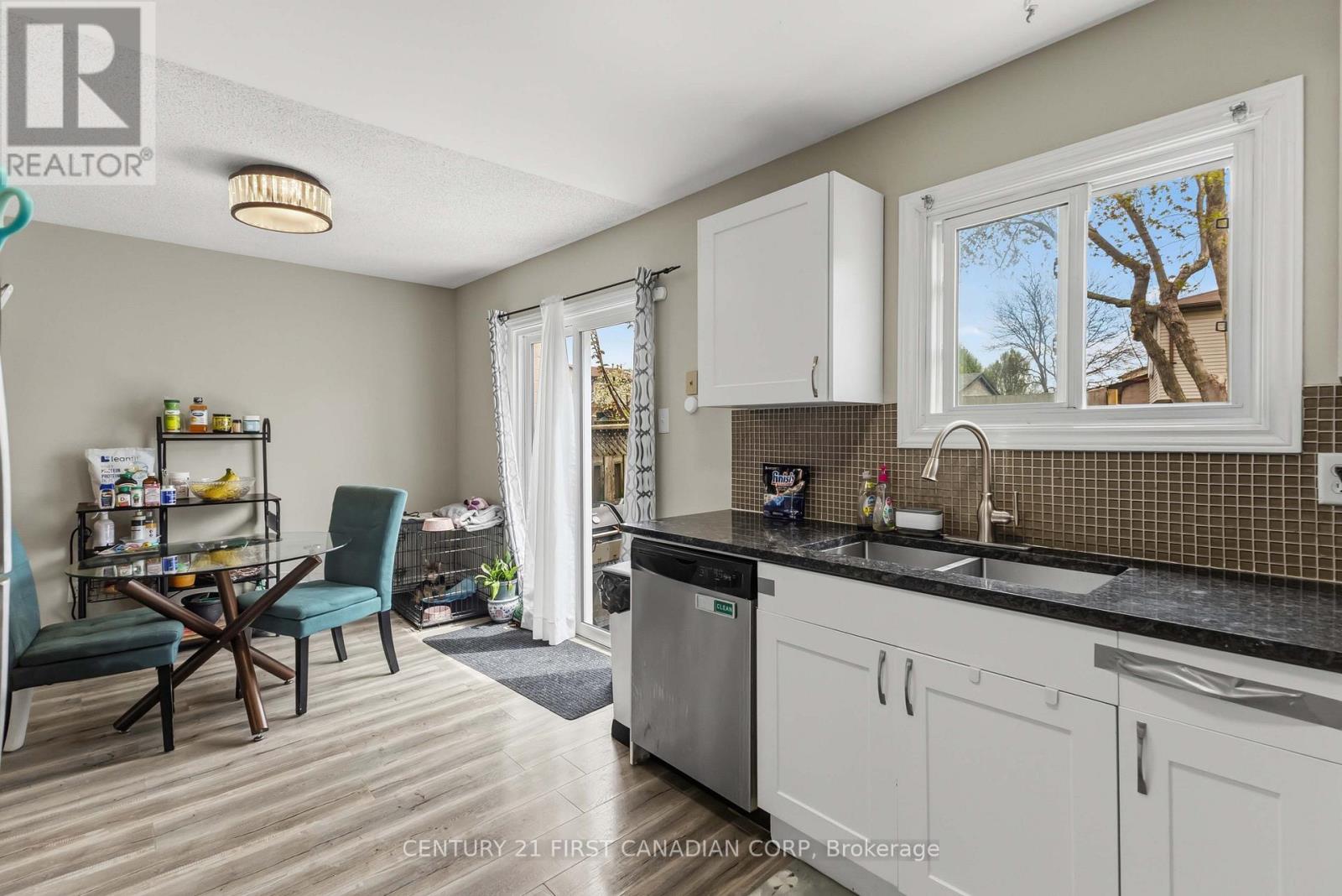 #6 720 DEVERON CRESCENT - Image 25