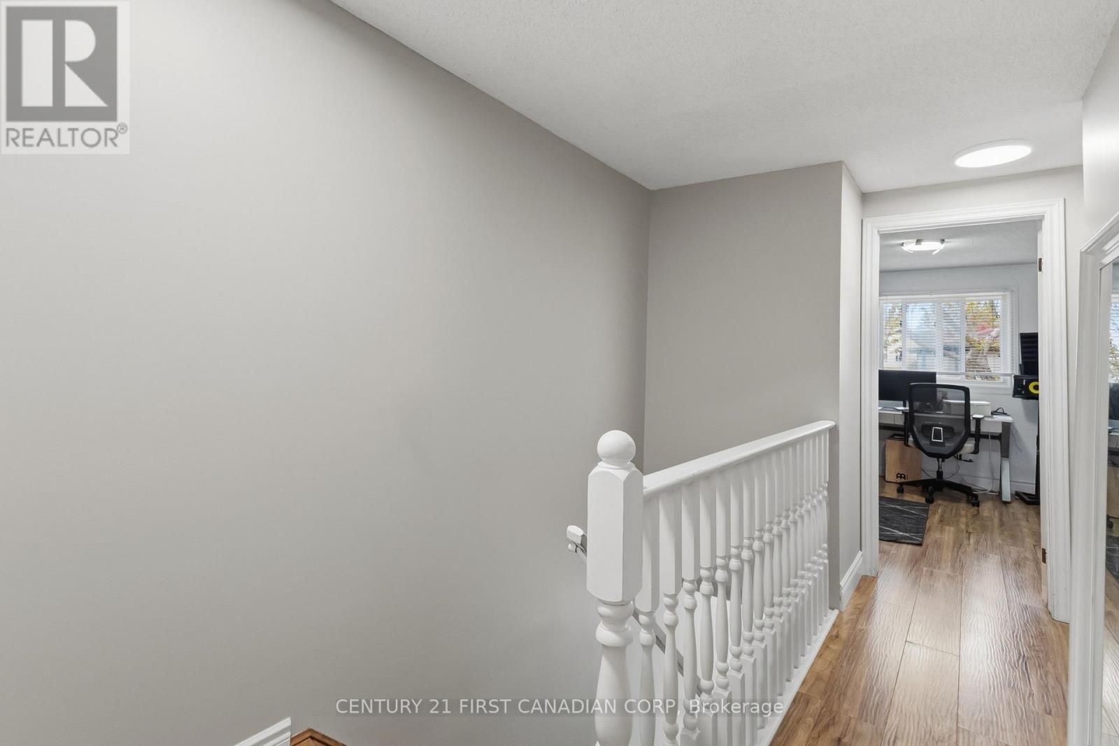 #6 720 DEVERON CRESCENT - Image 27