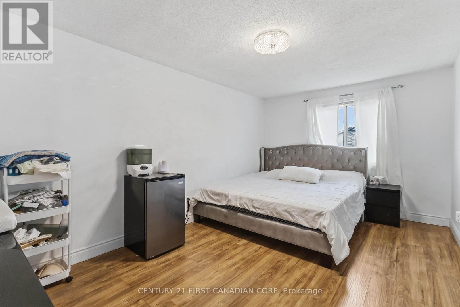 #6 720 DEVERON CRESCENT - Image 31