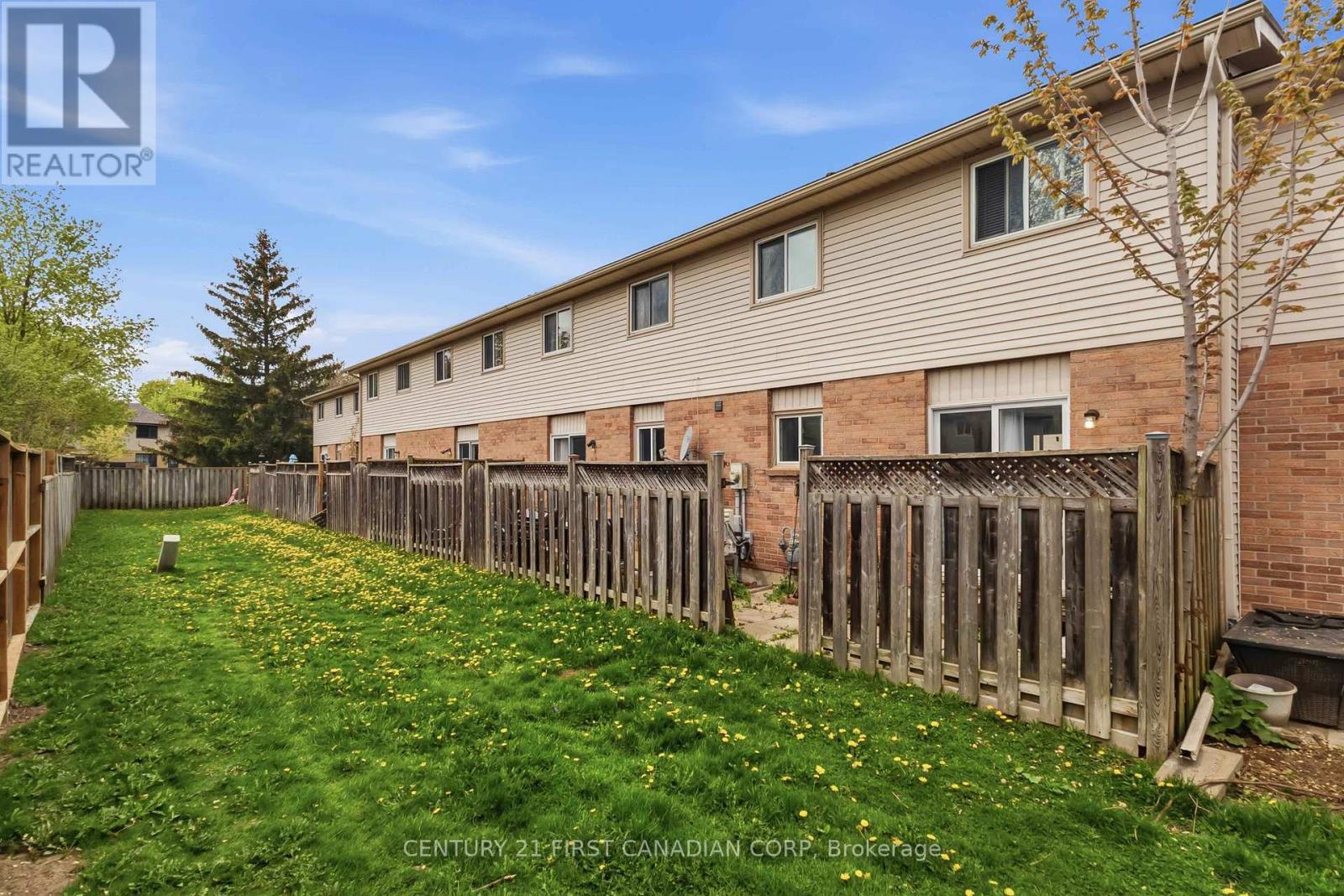 #6 720 DEVERON CRESCENT - 42