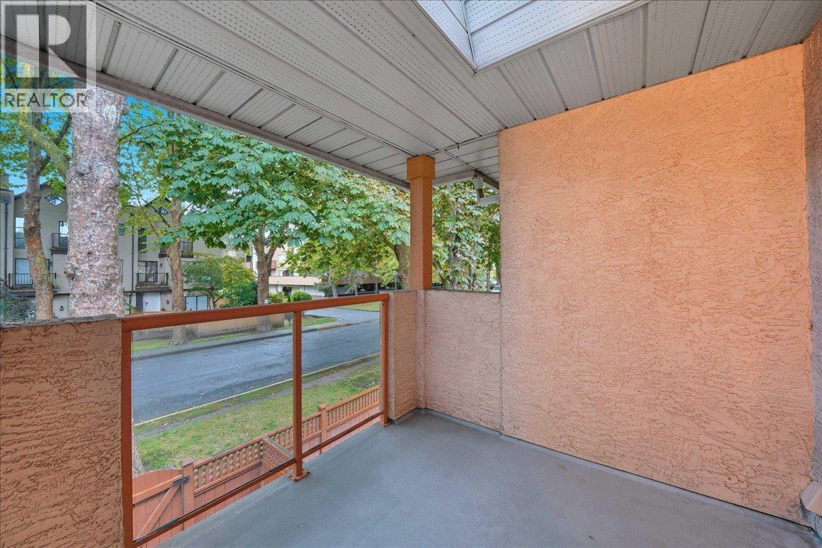 House in Richmond - Image 11