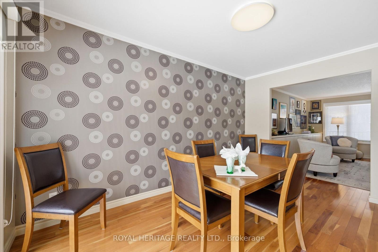 6 COVE COURT - 19