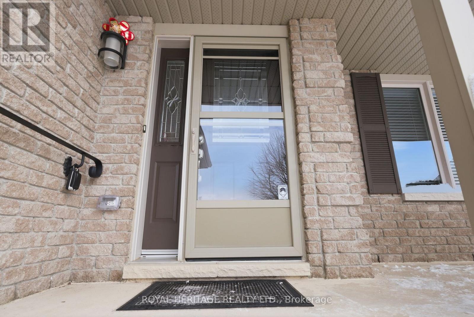6 COVE COURT - 8