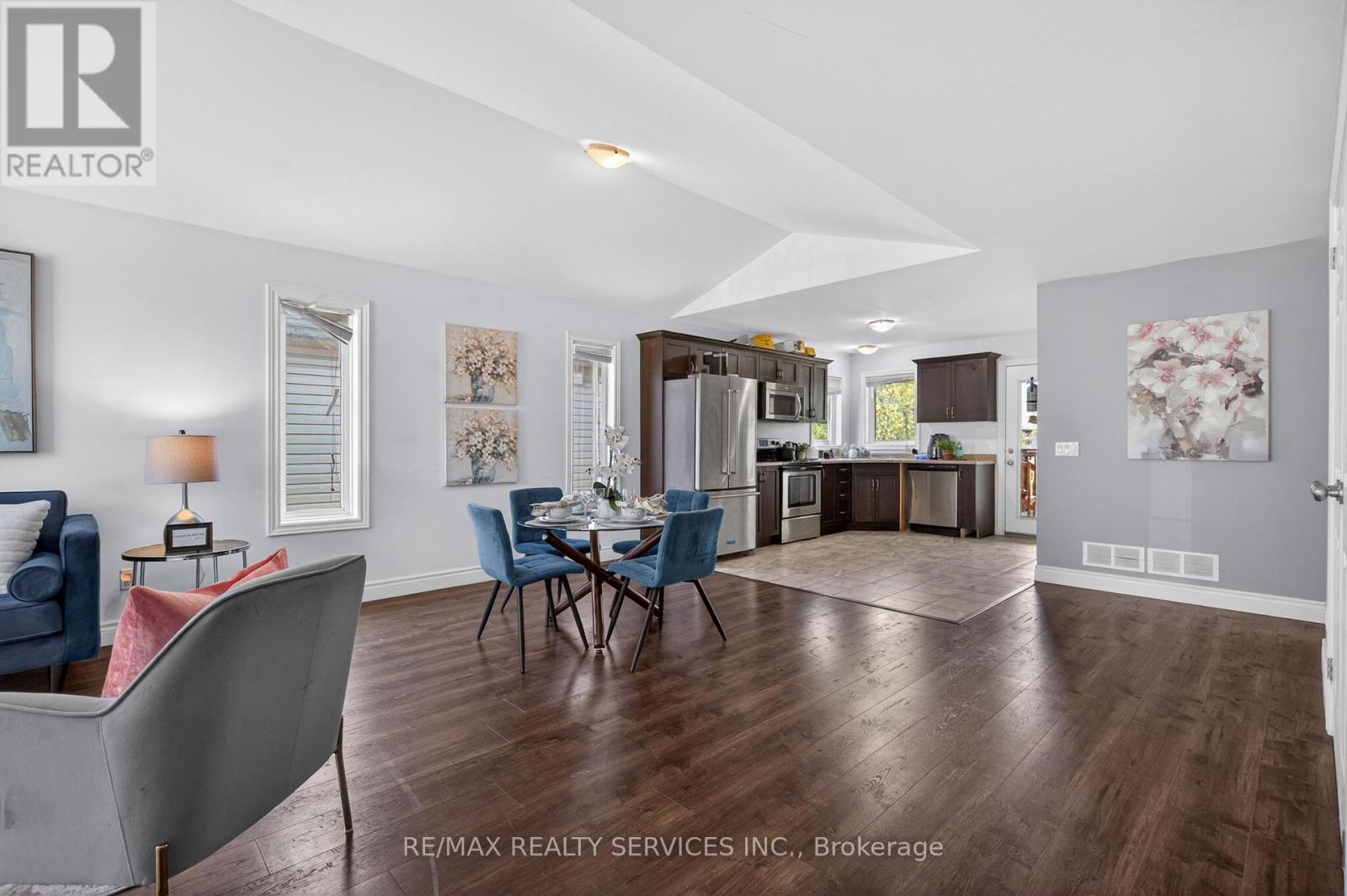 26 TRENT AVENUE - 9