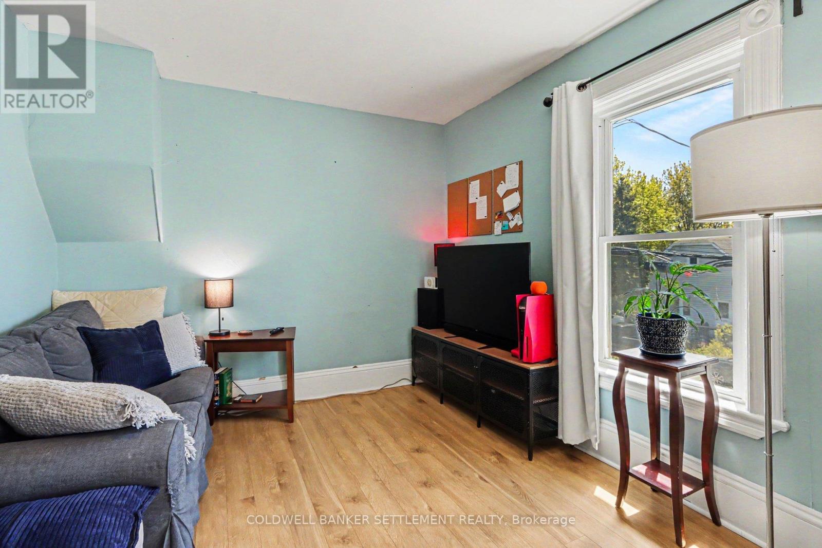 9 JUBILEE STREET - 27