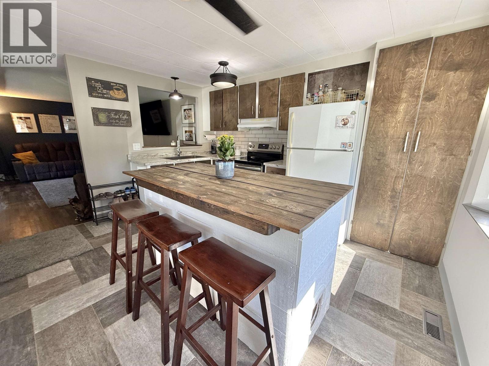 2408 TANOKA ROAD, Quesnel