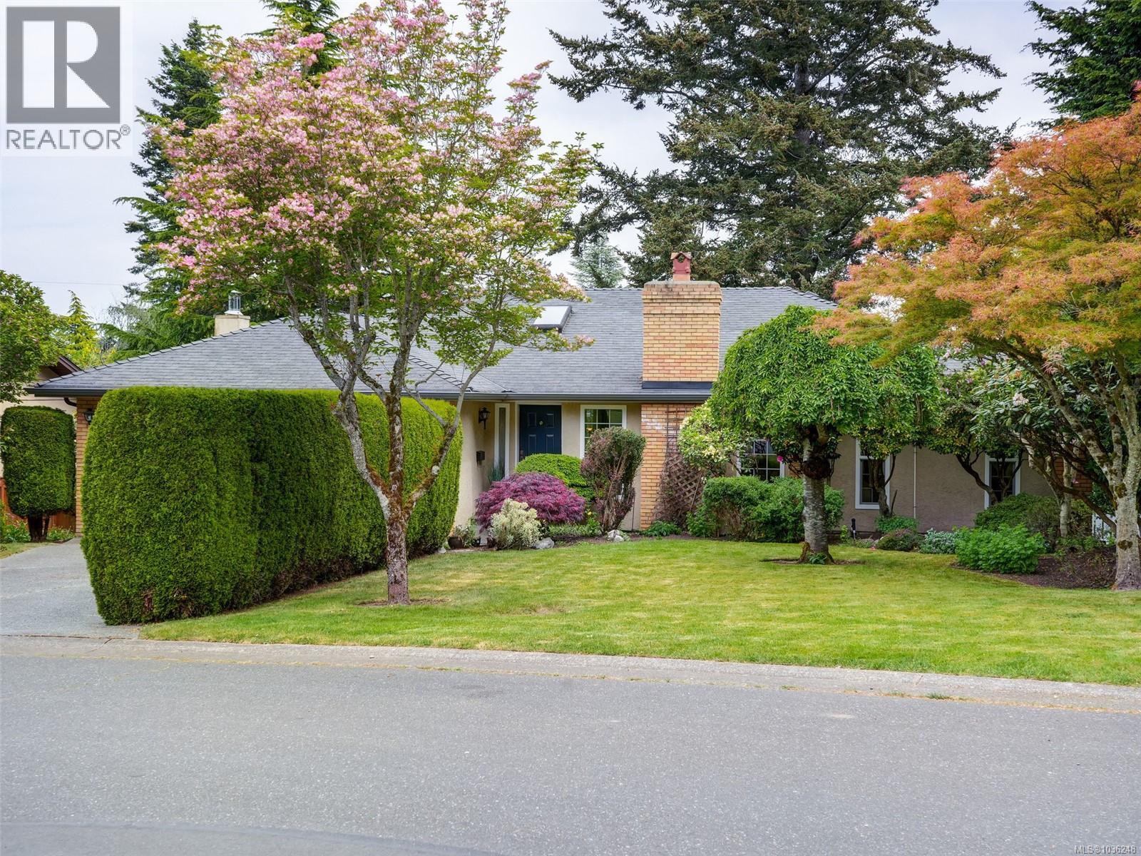  4905 Alamida Crescent, Saanich