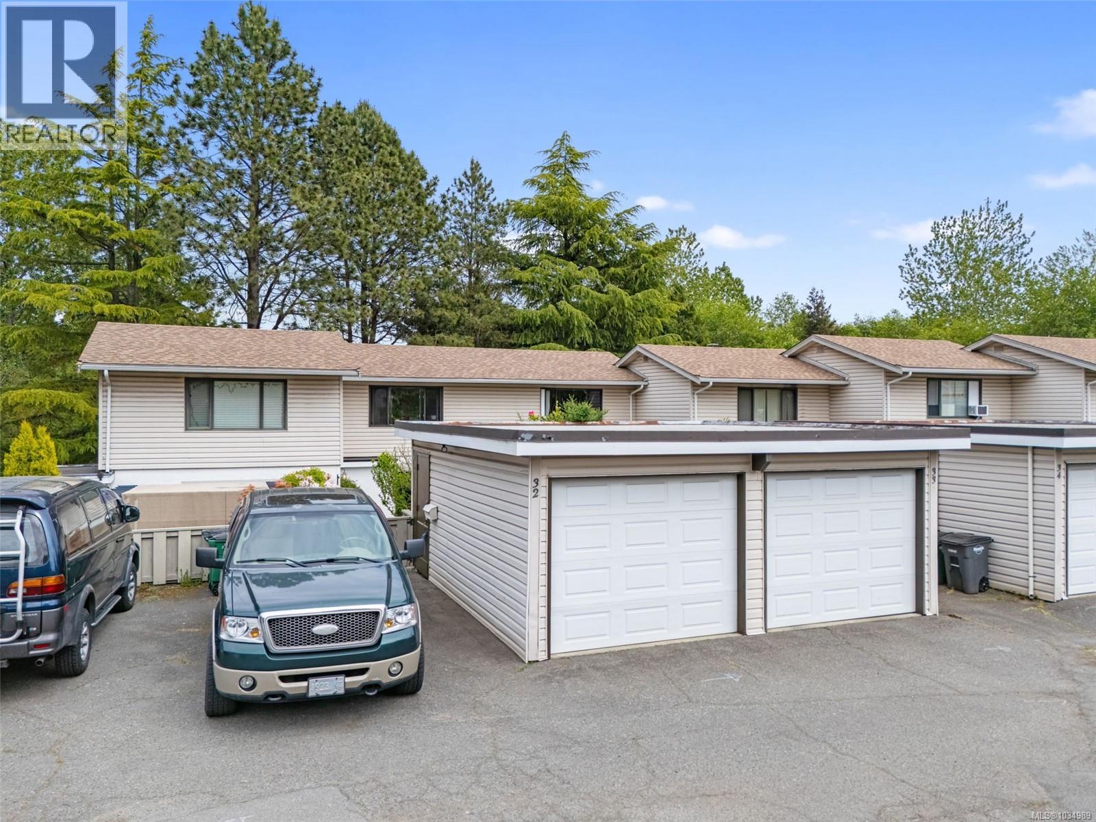 32 610 McKenzie Avenue, Saanich