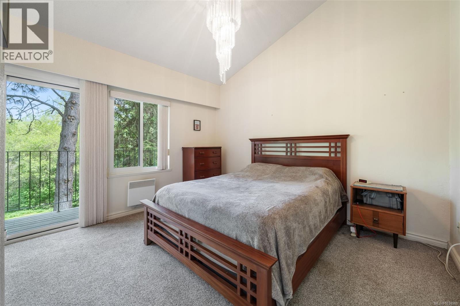 #32 610 McKenzie Ave - 18