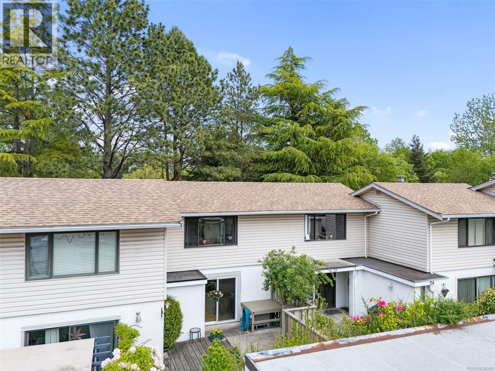 #32 610 McKenzie Ave - 24