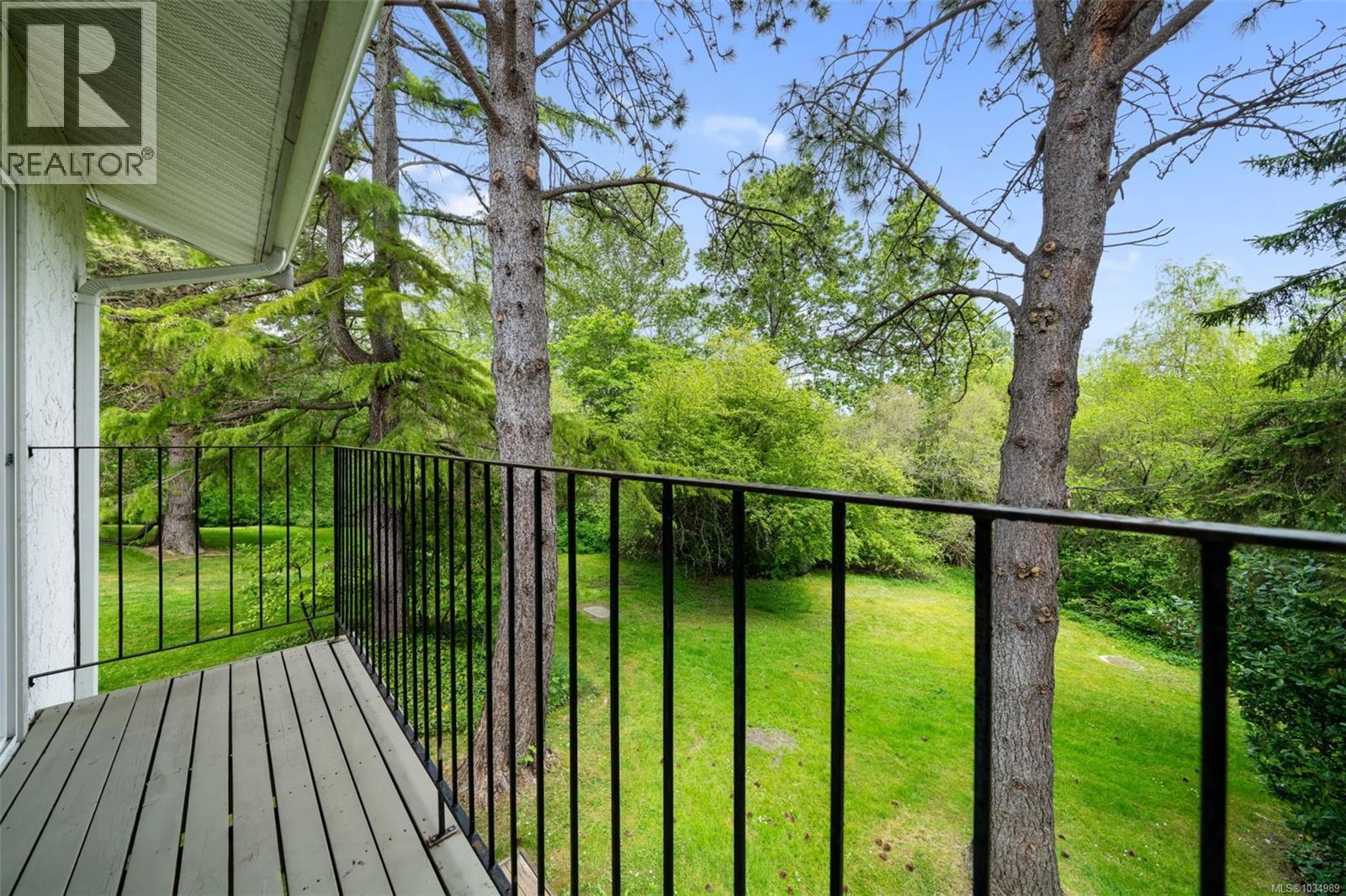 #32 610 McKenzie Ave - 5
