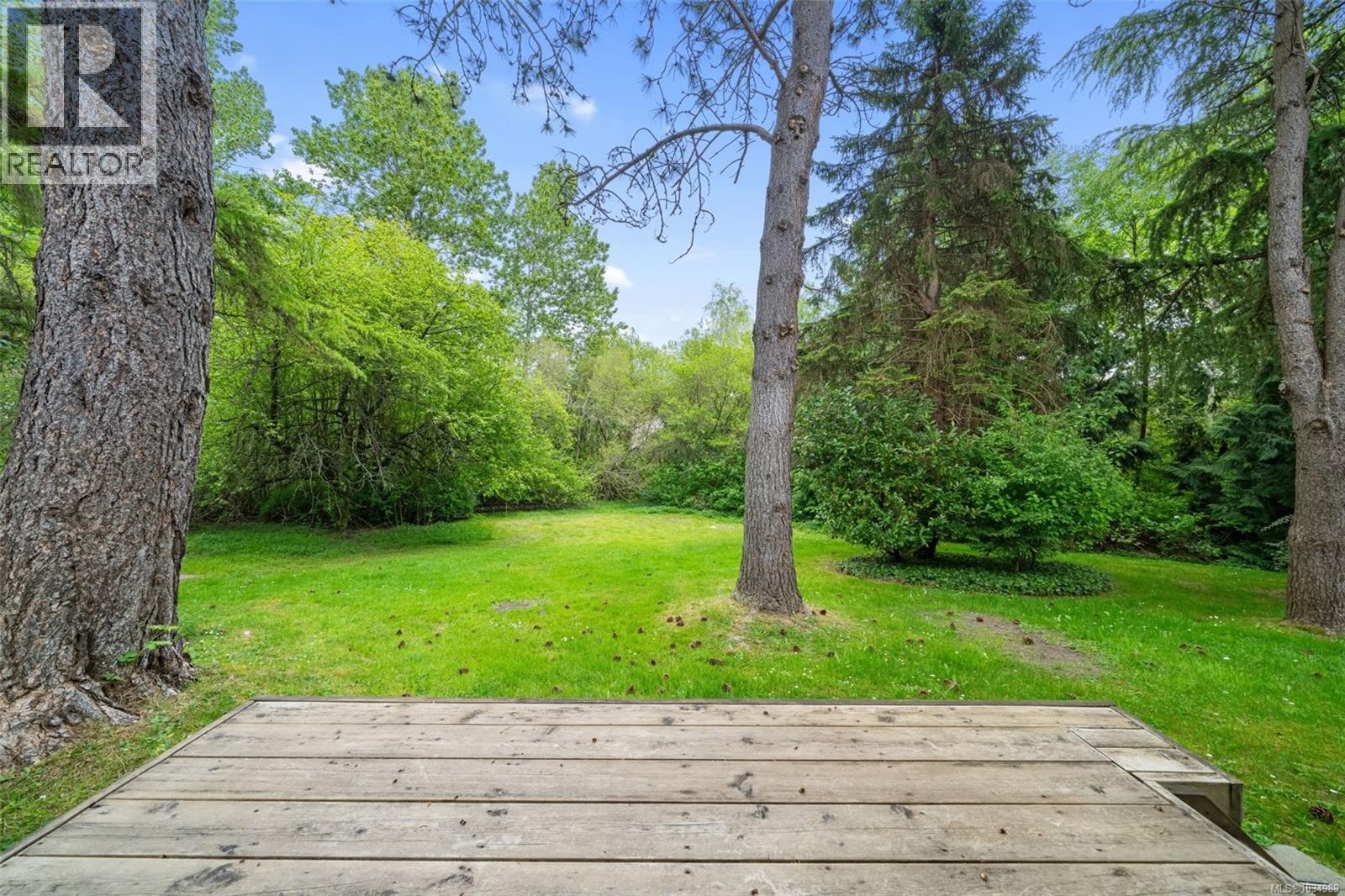 32 610 McKenzie Avenue, Saanich