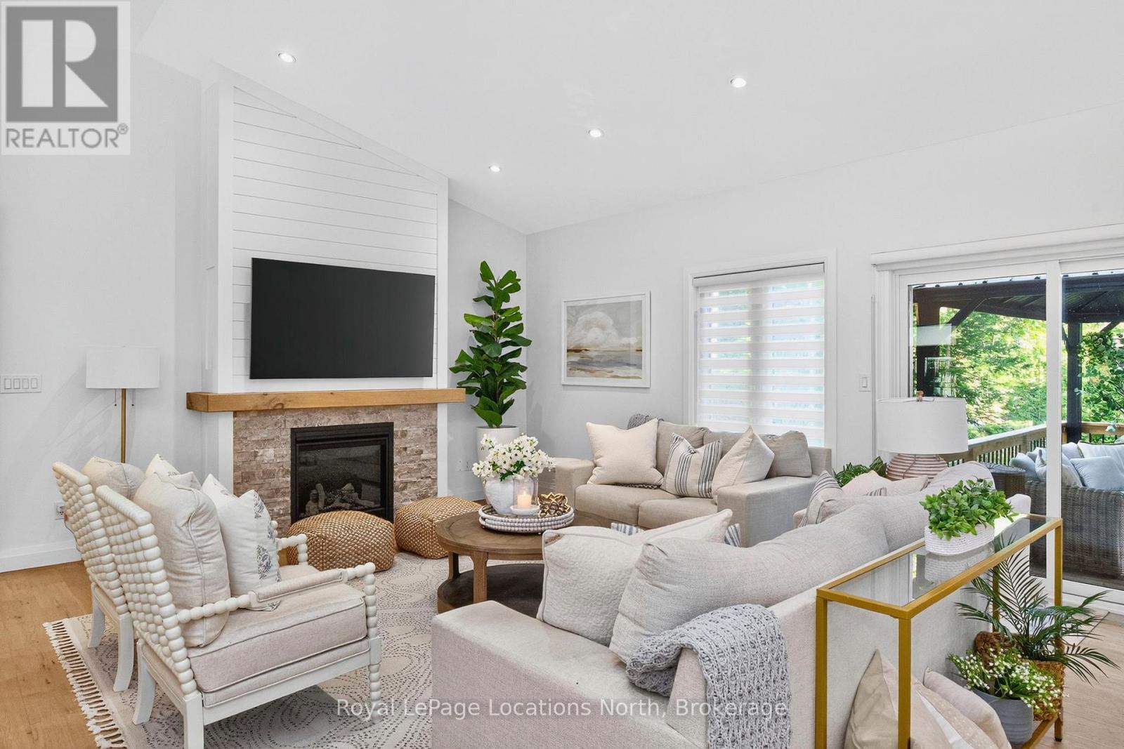 15 PINECONE AVENUE - 20