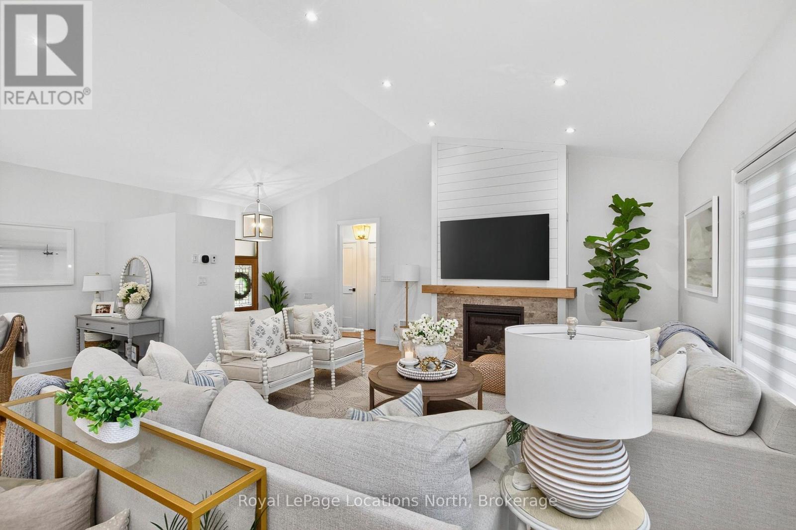 15 PINECONE AVENUE - 22