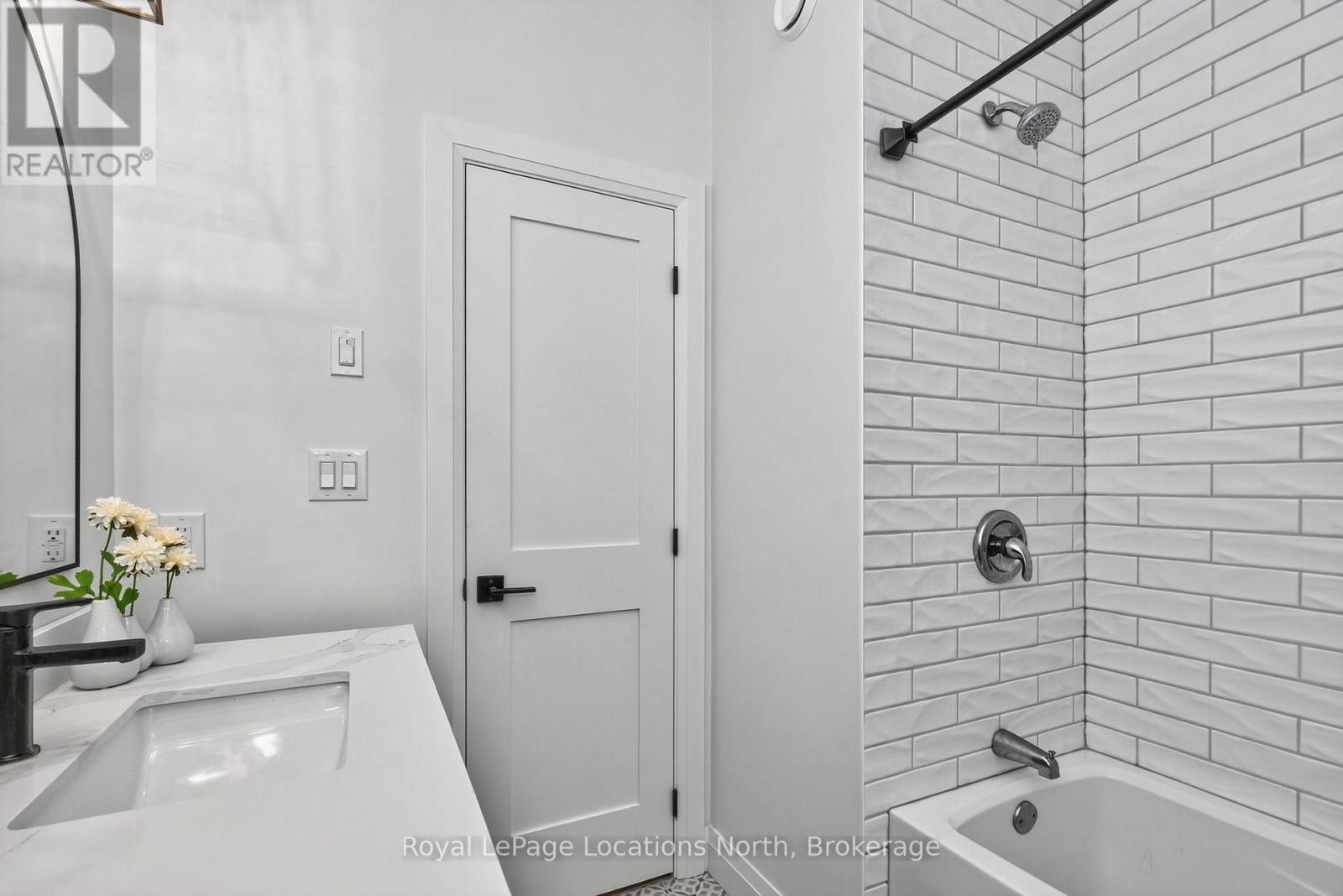 15 PINECONE AVENUE - 39