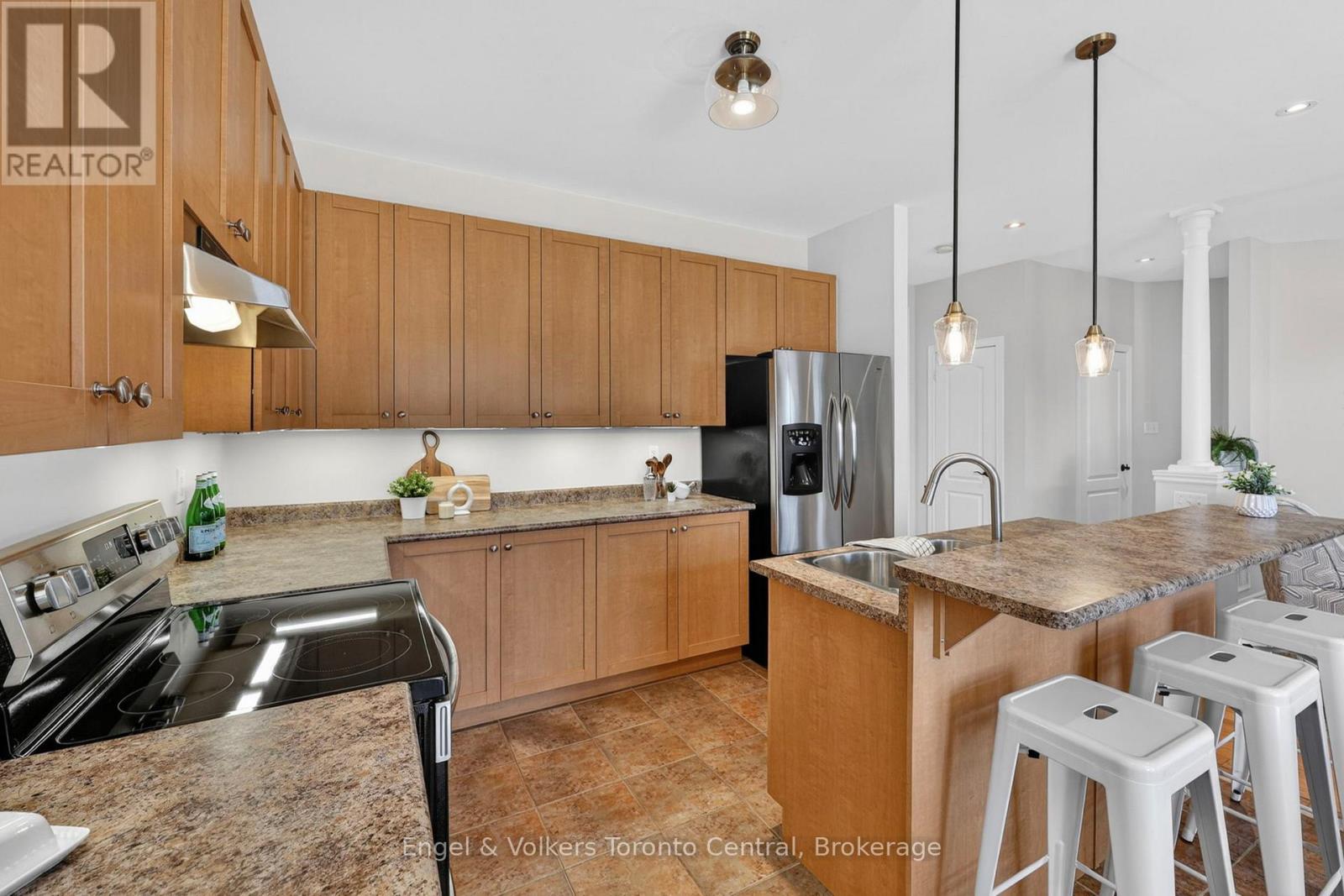 48 ORIOLE CRESCENT - 10
