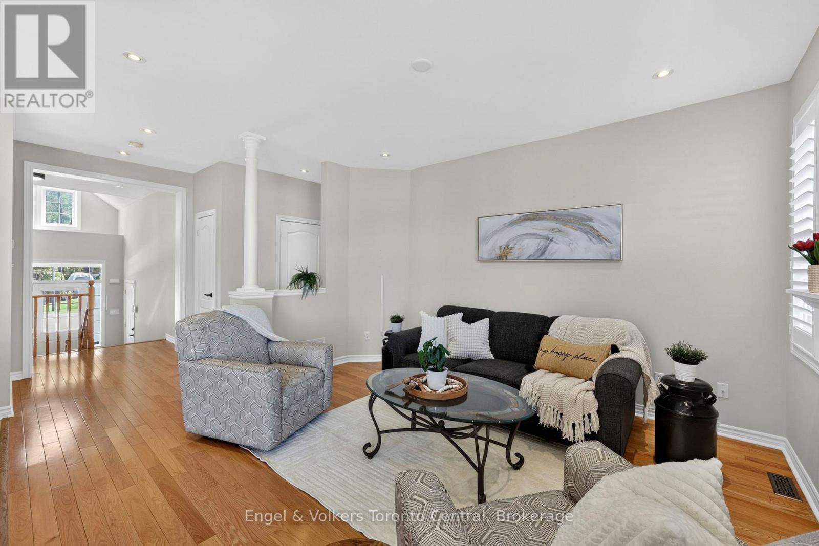 48 ORIOLE CRESCENT - 16