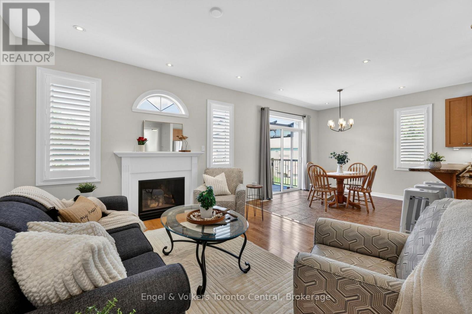 48 ORIOLE CRESCENT - 19