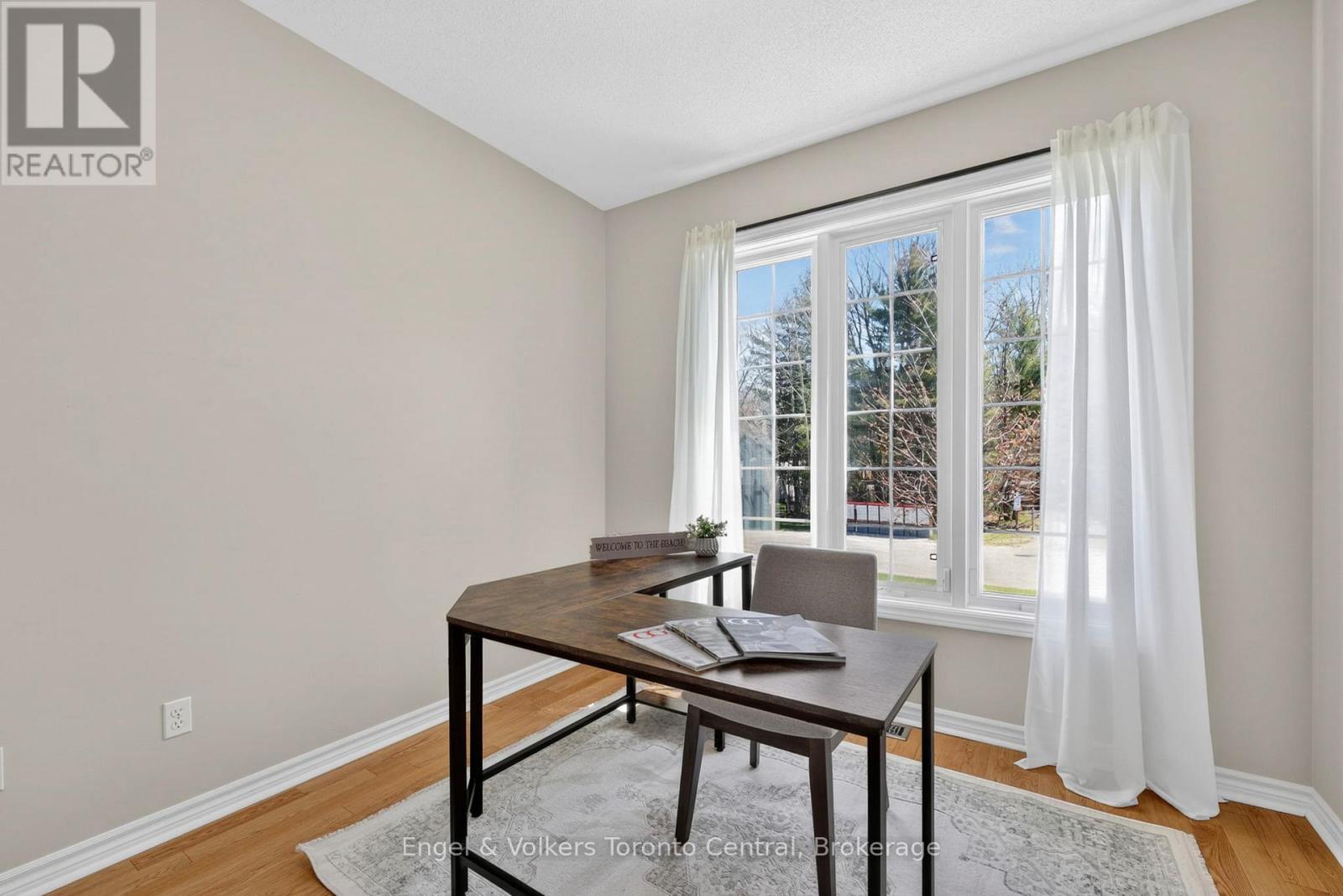 48 ORIOLE CRESCENT - Image 3