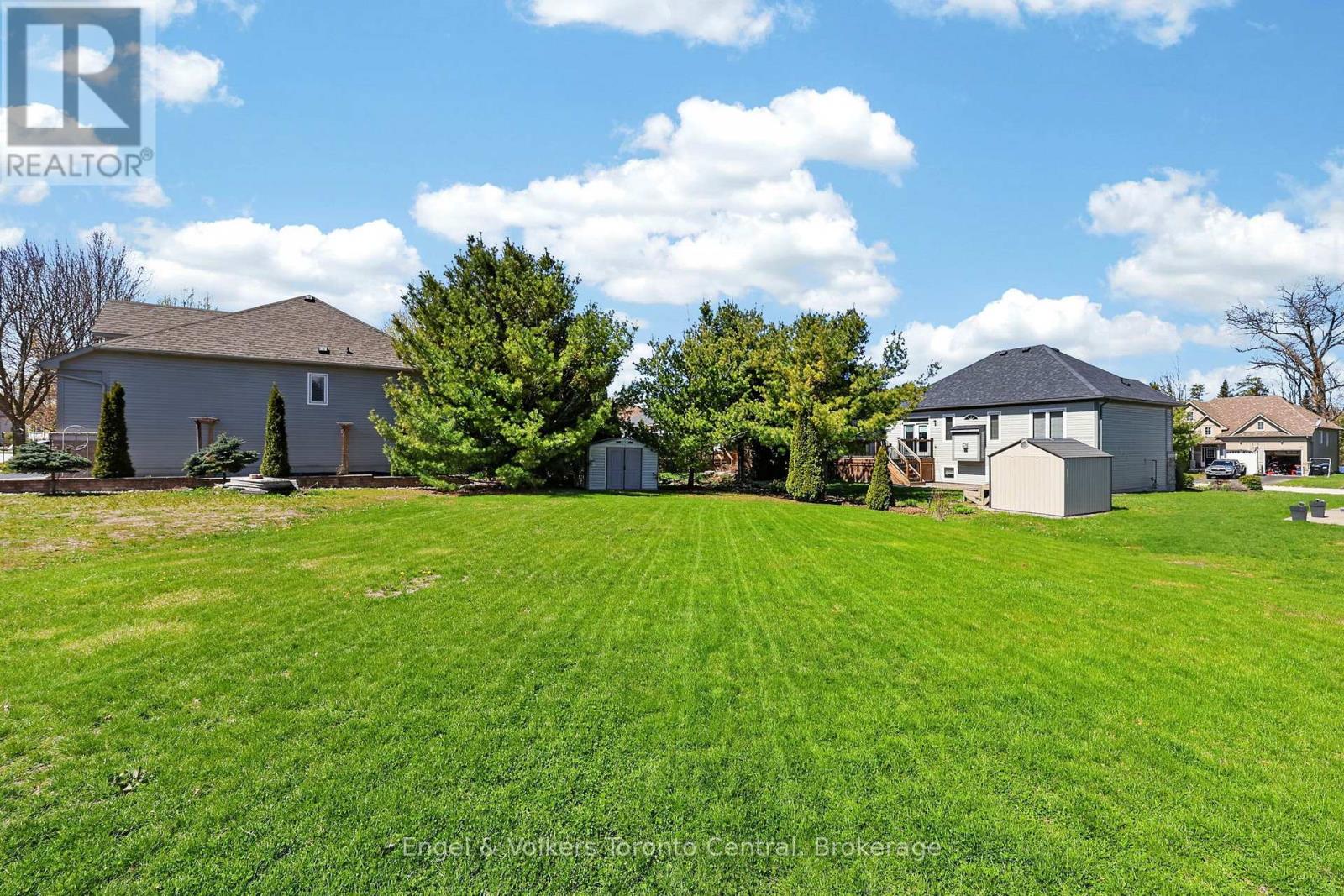 48 ORIOLE CRESCENT - 39