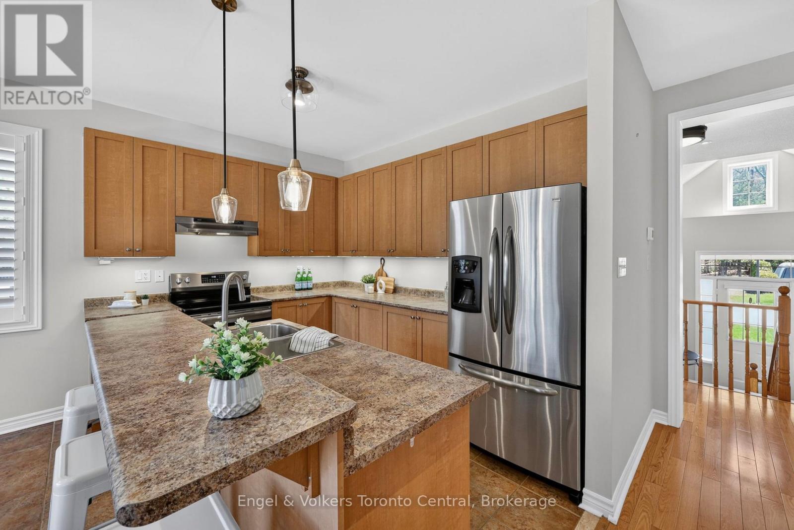 48 ORIOLE CRESCENT - 8