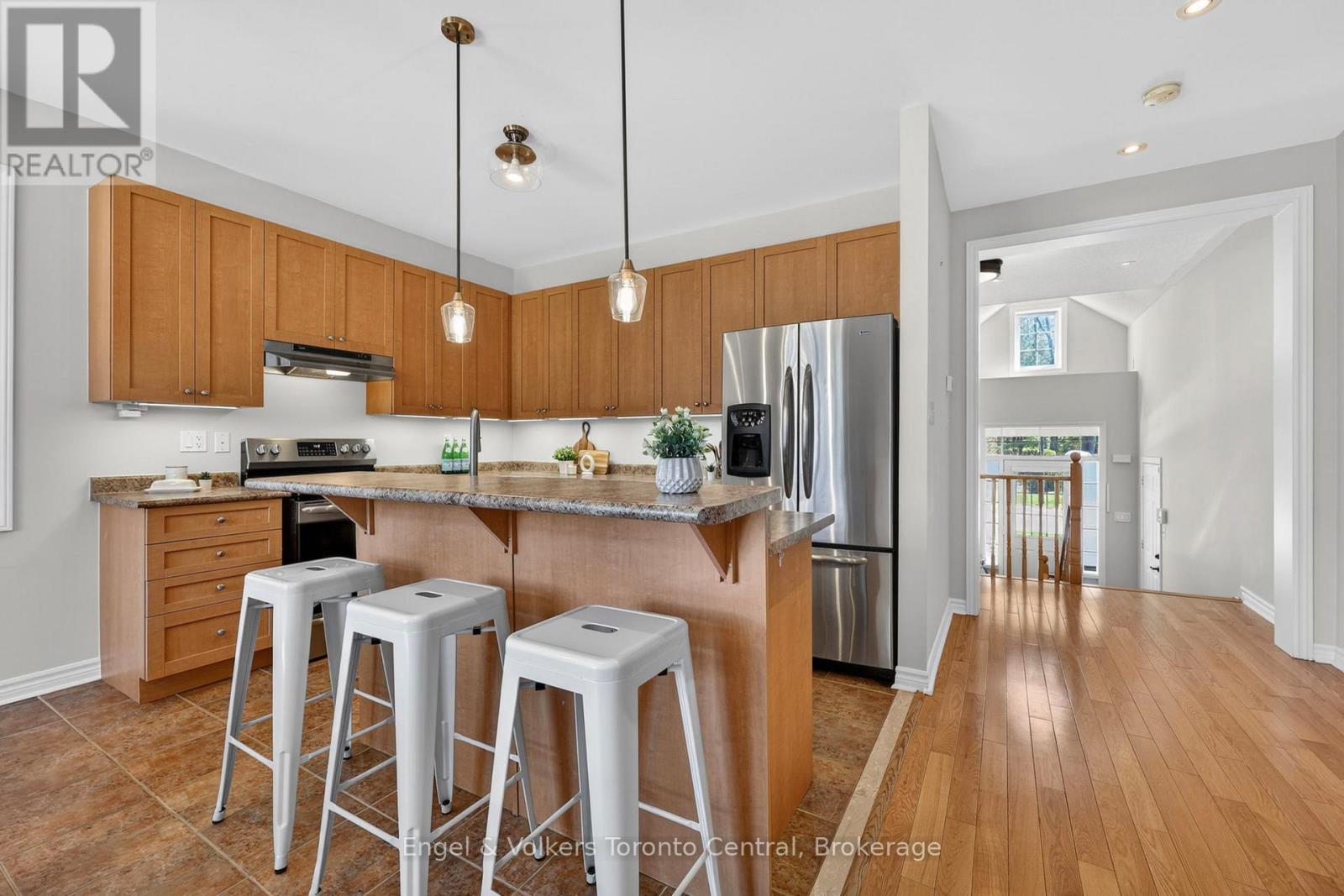 48 ORIOLE CRESCENT - 9