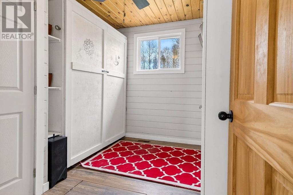 4 Bugg Lake Road - 16